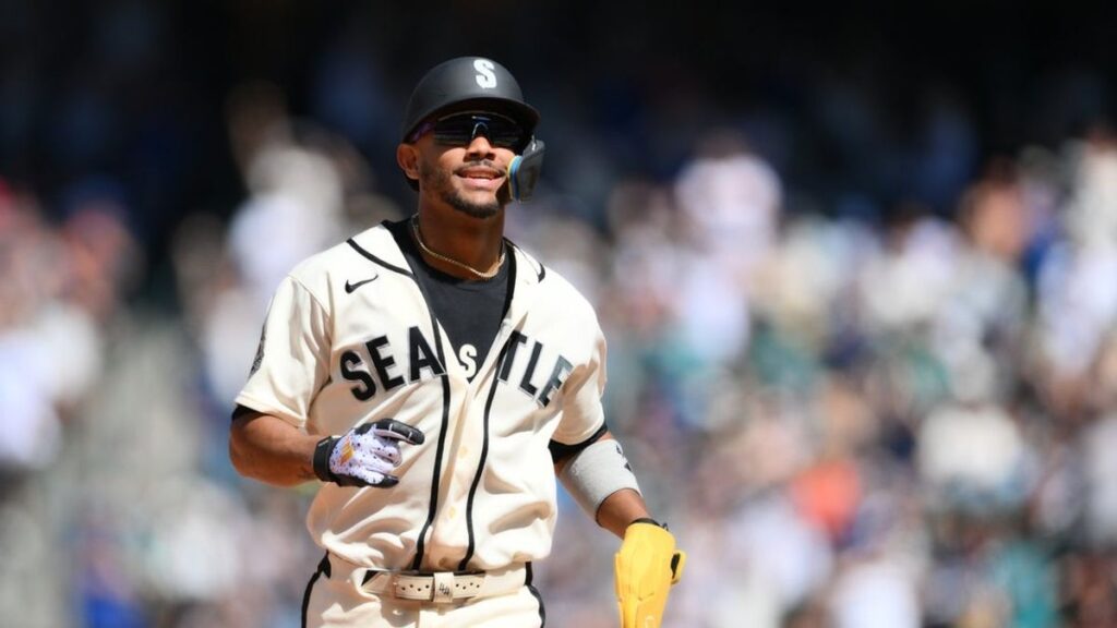 Mariners CF Julio Rodriguez 'good' after exiting vs. Reds