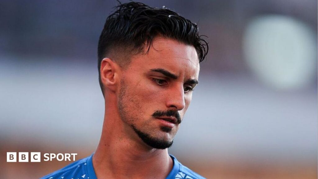 Stephen Eustaquio: Swansea City sign Canada midfielder from Porto